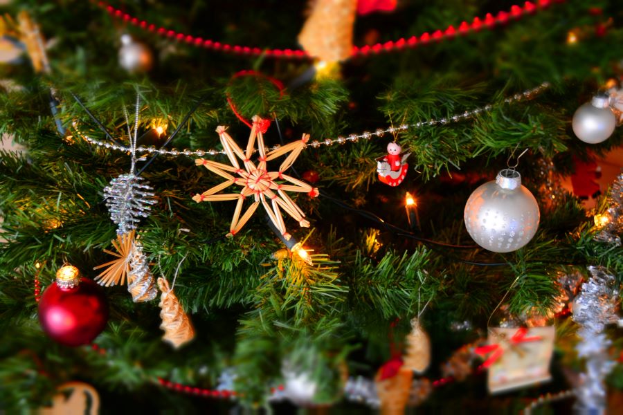 Χριστούγεννα στην Ελλάδα: Ξεχασμένα έθιμα Χριστουγέννων και αυτά που «τηρούμε» ως σήμερα