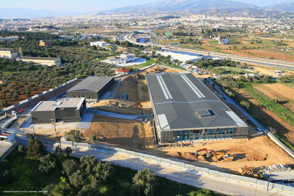 Λάκης Γαβαλάς: Στο σφυρί βγαίνει το εμβληματικό κτίριο της Παιανίας
