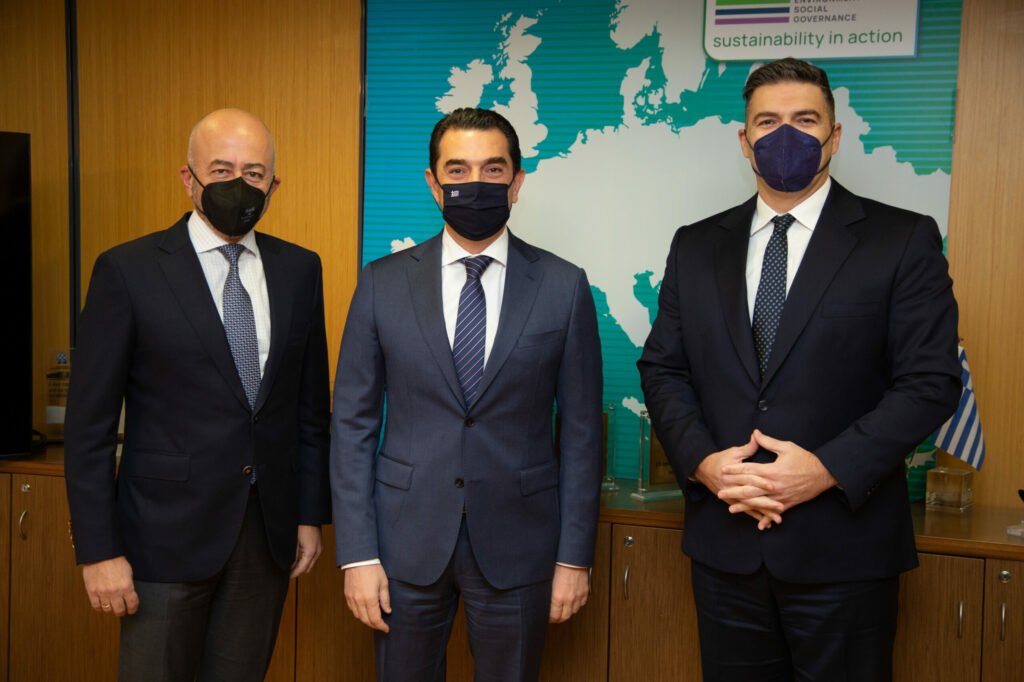 Στο 40% οι εκπτώσεις στο φυσικό αέριο, ύστερα από συνάντηση του Κ. Σκρέκα με τους επικεφαλής της ΔΕΠΑ