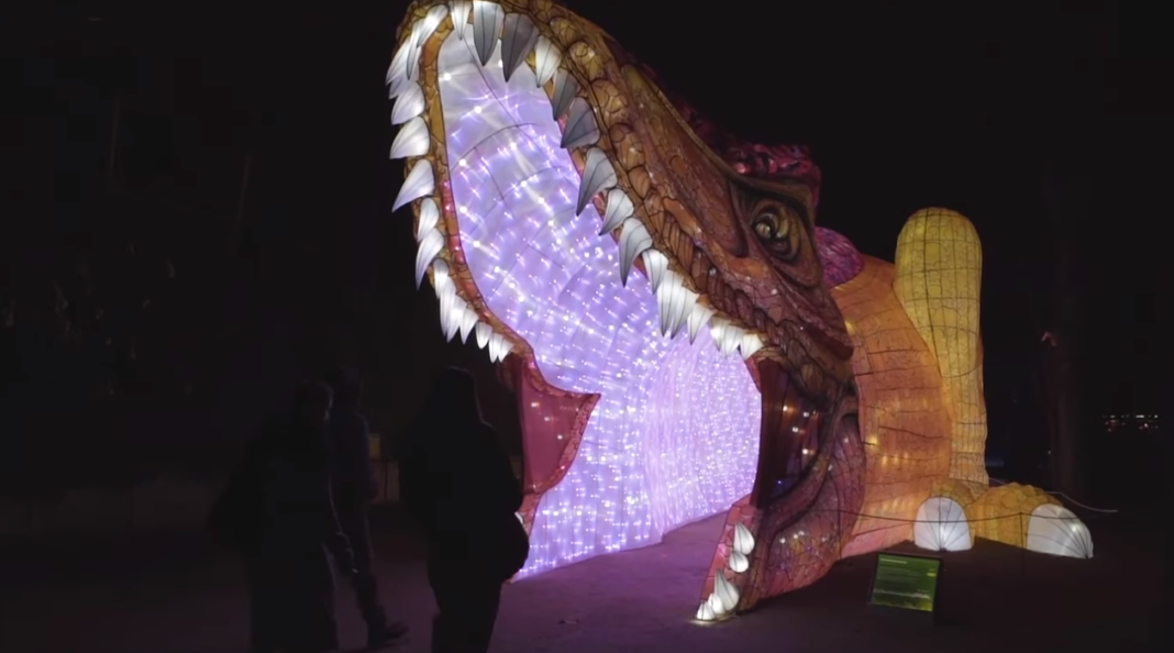 Παρίσι: Γέμισε δεινόσαυρους ο Jardin des Plantes