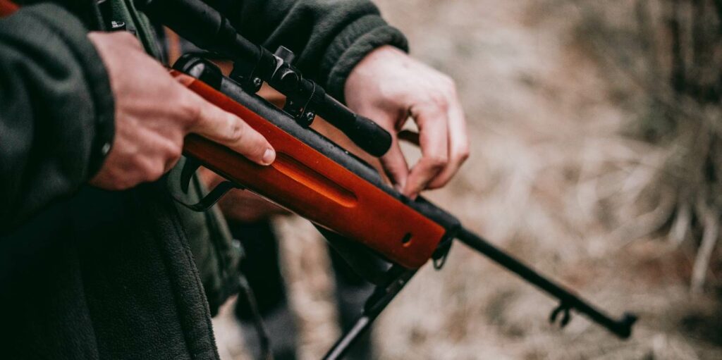 Άρτα: 16χρονος σκότωσε τον θείο του στο κυνήγι και αυτοπυροβολήθηκε
