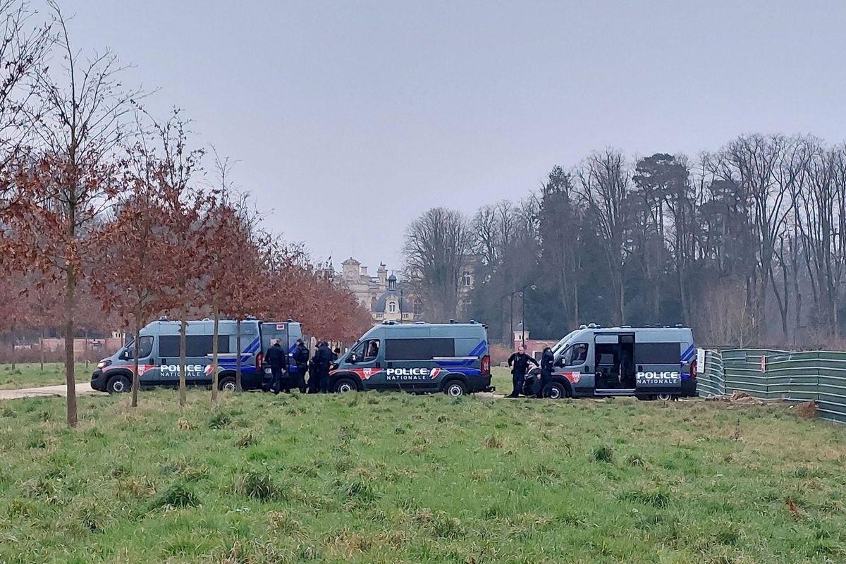 Γαλλία: Υπό κράτηση τέθηκε η μητέρα ενός 10χρονου αγοριού που βρέθηκε νεκρό μέσα σε μια βαλίτσα