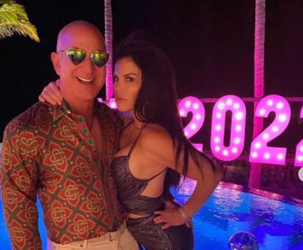 Τζεφ Μπέζος: Πανικός στο Twitter για το disco look