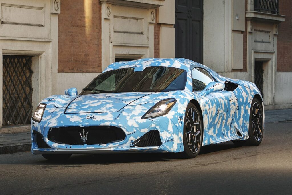 Maserati MC20 convertible: Ιταλίδα καλλονή