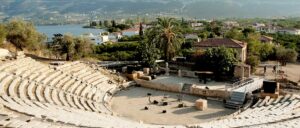 Guardian: Τα “αναστημένα” θέατρα που ξαναζωντανεύουν την Αρχαία Ελλάδα