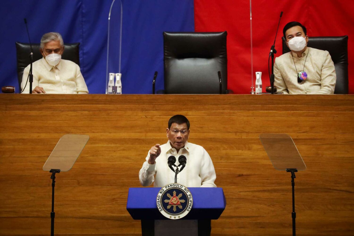 Φιλιππίνες: Ο πρόεδρος Ντουτέρτε ζητά τη σύλληψη των ανεμβολίαστων