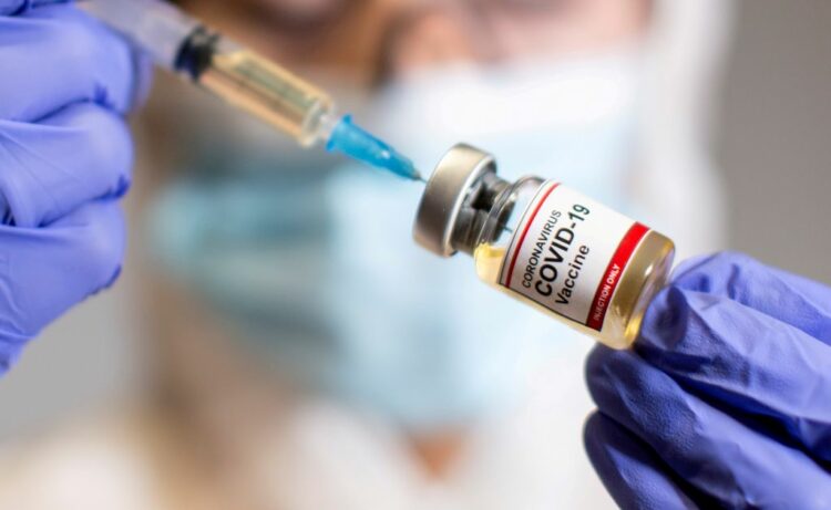 ECDC: H Όμικρον «δείχνει» ότι υπάρχει ανάγκη εμβολιασμού