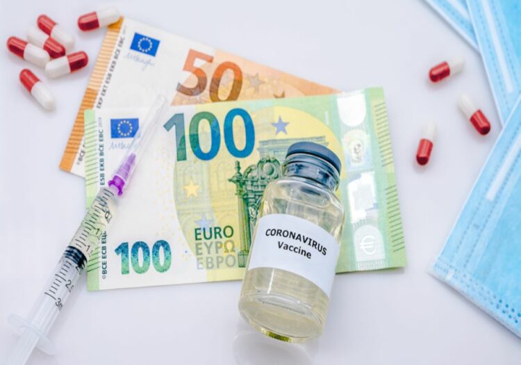 Ξεκινούν τα πρόστιμα των 100€ για τους ανεμβολίαστους - Ποιοι εξαιρούνται