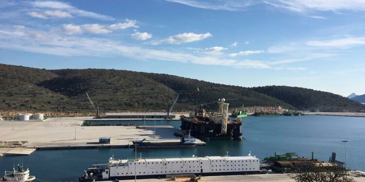 ΕΤΑΔ: Πώληση ακινήτου 108 στρεμμάτων στο λιμάνι του Αστακού