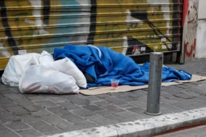 Δήμος Αθηναίων: Ανοίγει θερμαινόμενες αίθουσες για την προστασία των αστέγων από το κρύο