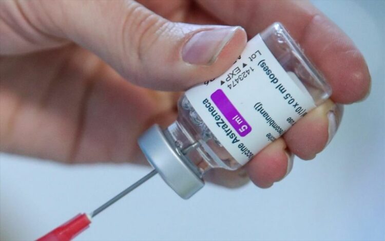 EMA: Ενέκρινε την αύξηση της παραγωγής του εμβολίου της AstraZeneca για την Covid-19