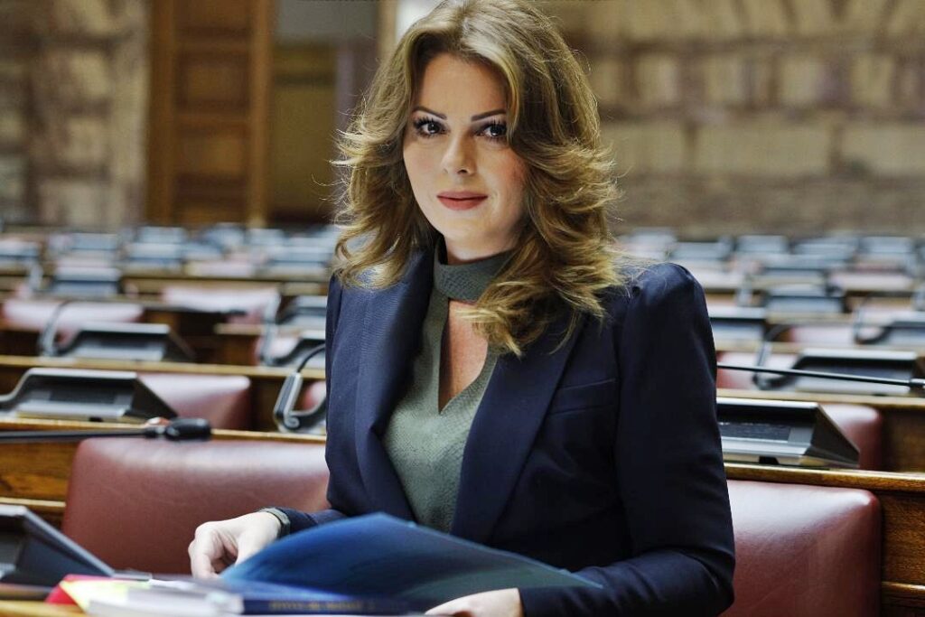 Κακοκαιρία «Ελπίς»: Βουλευτής της ΝΔ ζητάει να επιβληθούν πρόστιμα στους εγκλωβισμένους οδηγούς