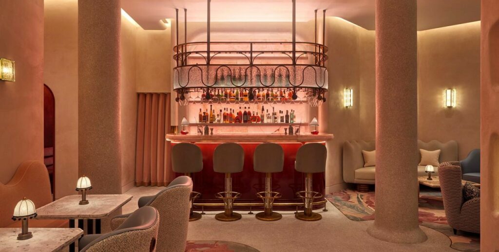Το μπαρ The Red Room του ξενοδοχείου The Connaught στο Λονδίνο