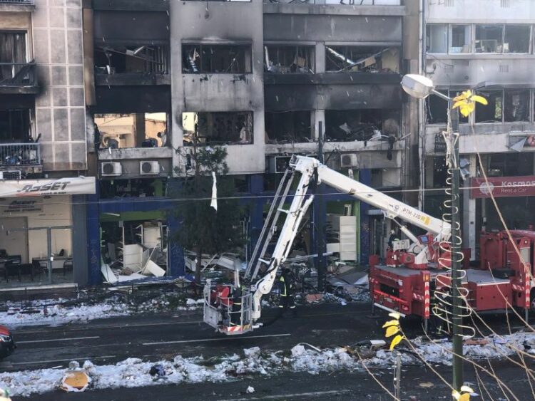Έκρηξη στη Συγγρού: «Μίνι» οπλοστάσιο στο σπίτι του άντρα που έγινε η έκρηξη - Το κτίριο δεν είχε παροχή φυσικού αερίου