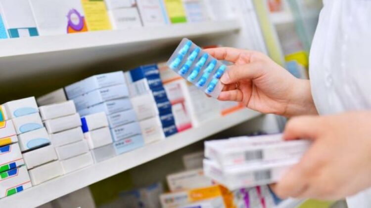 Ελλείψεις φαρμάκων καταγγέλλουν οι φαρμακοποιοί - Τι απαντά ο Θ. Πλεύρης