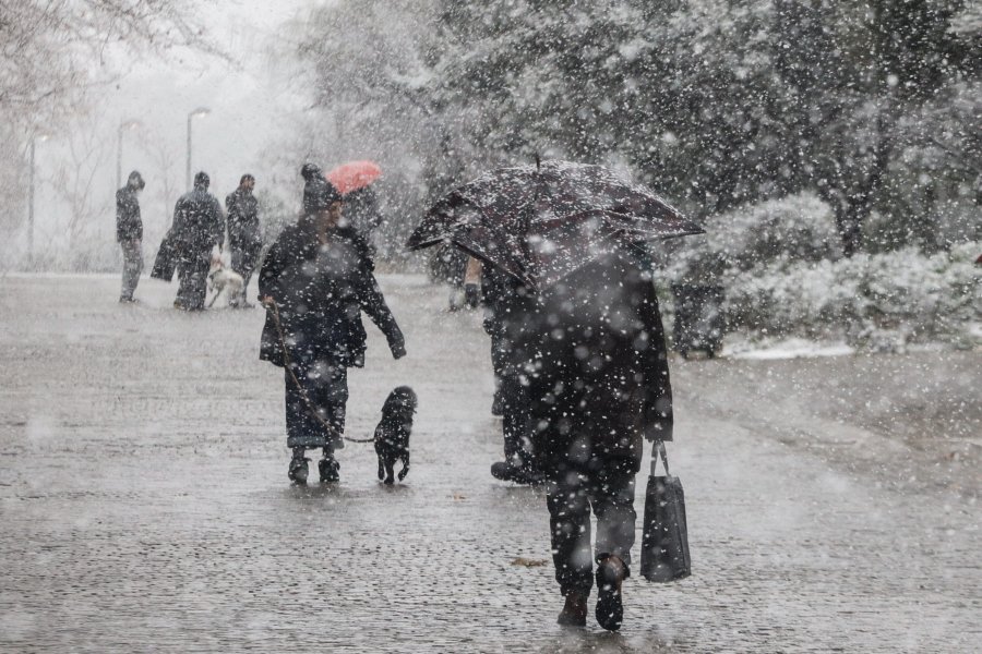 Δεύτερη ημέρα αργίας σήμερα: Πώς θα λειτουργήσουν ΜΜΜ, σούπερ μάρκετ, σχολεία και Δημόσιο