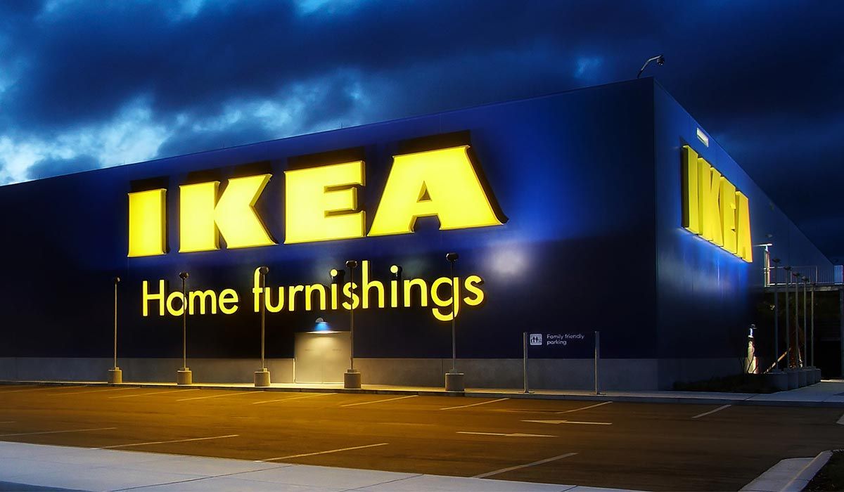IKEA: «Ψαλίδι» στα επιδόματα ασθενείας για ανεμβολίαστους εργαζόμενους