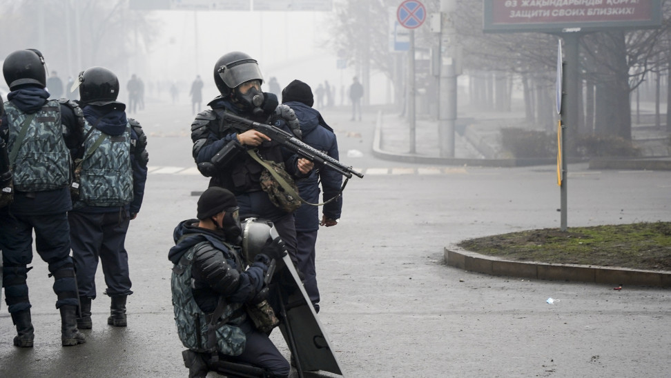 Καζακστάν: Εντολή του προέδρου Τοκάγεφ για πυρ χωρίς προειδοποίηση
