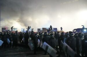 Καζακστάν: Ταραχές για την έκρηξη τιμών στο φυσικό αέριο - Παραιτήθηκε η κυβέρνηση