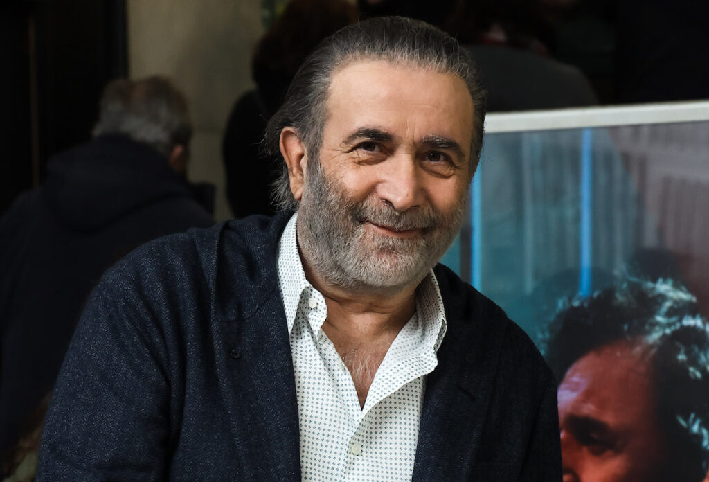 Ο Λάκης Λαζόπουλος εισβάλλει στη μαγική χώρα των podcasts