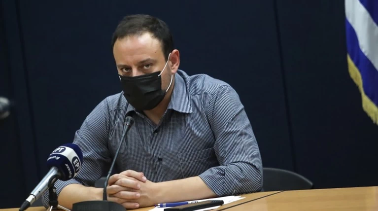 Γκίκας Μαγιορκίνης: Ο ρόλος της μετάλλαξης Όμικρον στις επαναμολύνσεις - Δεν έχει κλείσει ακόμα τον κύκλο της