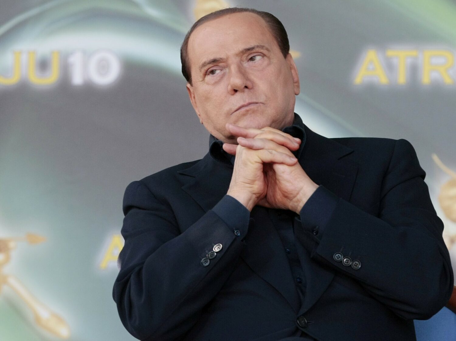 Ιταλία: Ύστατη προσπάθεια του Μπερλουσκόνι να μην αποσυρθεί από την κούρσα για την προεδρία