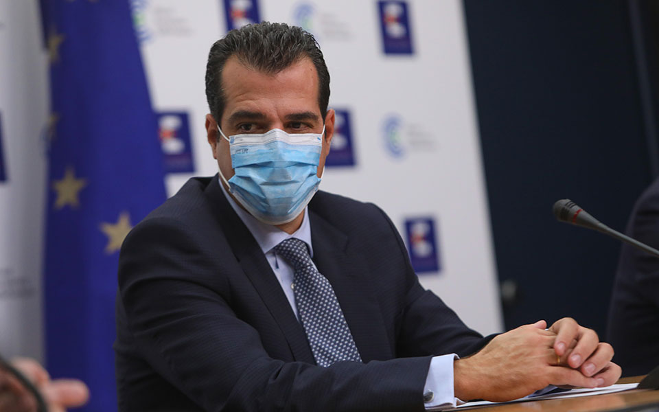 Πλεύρης: Οι υγειονομικοί που δεν έχουν εμβολιαστεί ως τις 31/03 θα τεθούν εκτός ΕΣΥ
