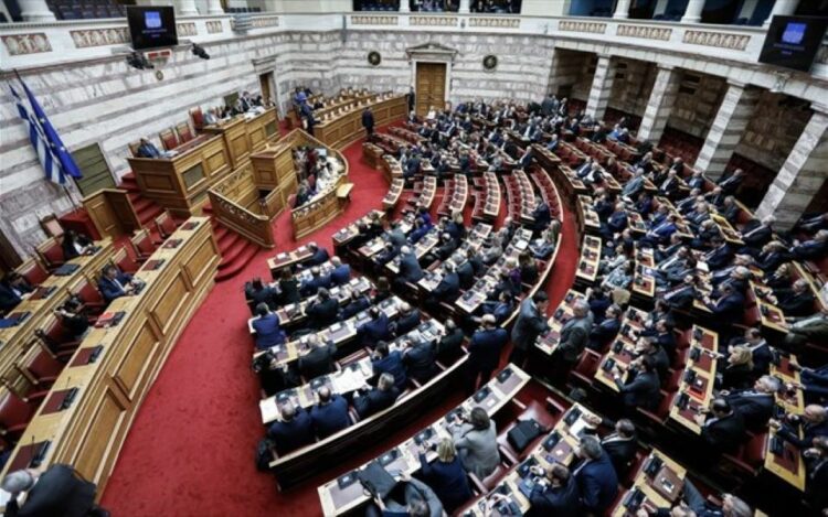 Τι είναι η πρόταση μομφής που κατέθεσε ο Α. Τσίπρας - Τι προβλέπουν το Σύνταγμα και ο κανονισμός της Βουλής