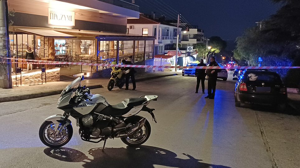 Πυροβολισμοί στη Βούλα: Τι ψάχνει η Αστυνομία;