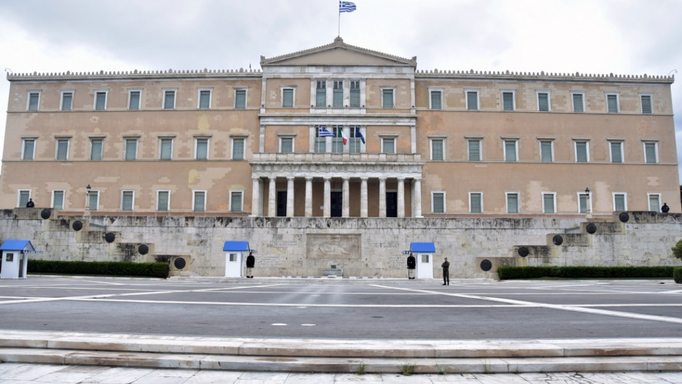 Γραφείο Προϋπολογισμού Βουλής: «Όχι» σε οριζόντια μέτρα για τα καύσιμα