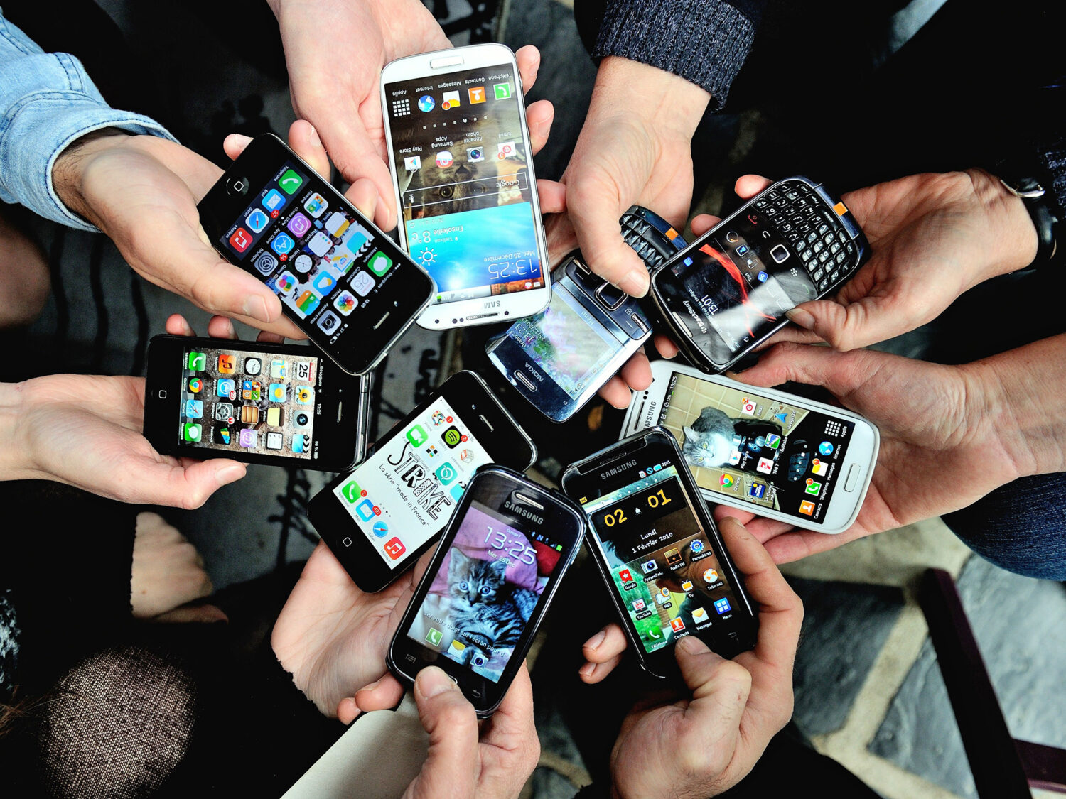 web-smartphones-1-getty