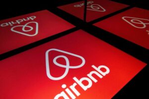 Airbnb: Πηγαίνει καλύτερα απ’ ότι πριν την πανδημία – Ράλι για την μετοχή στο ταμπλό