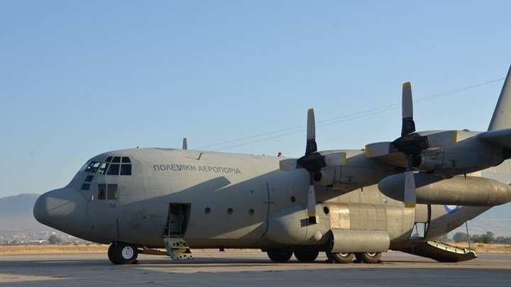 Απογειώθηκαν δύο cargo αεροπλάνα για την Ουκρανία στην Ελευσίνα