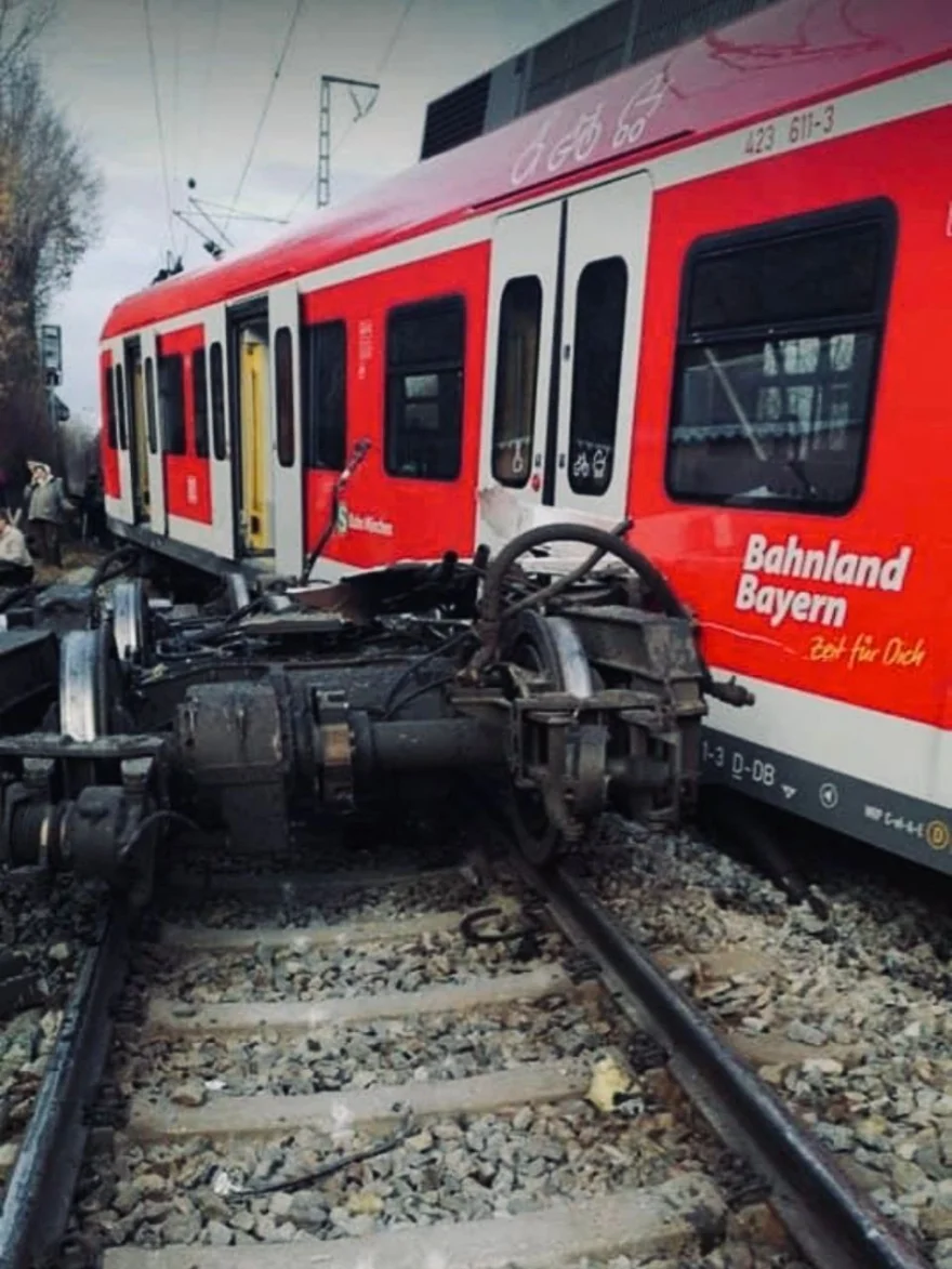 Μόναχο: Σύγκρουση τρένων – Πληροφορίες για έναν νεκρό, πολλοί τραυματίες