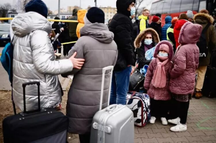 Airbnb: Δίνει δωρεάν στέγη σε έως και 100.000 Ουκρανούς πρόσφυγες