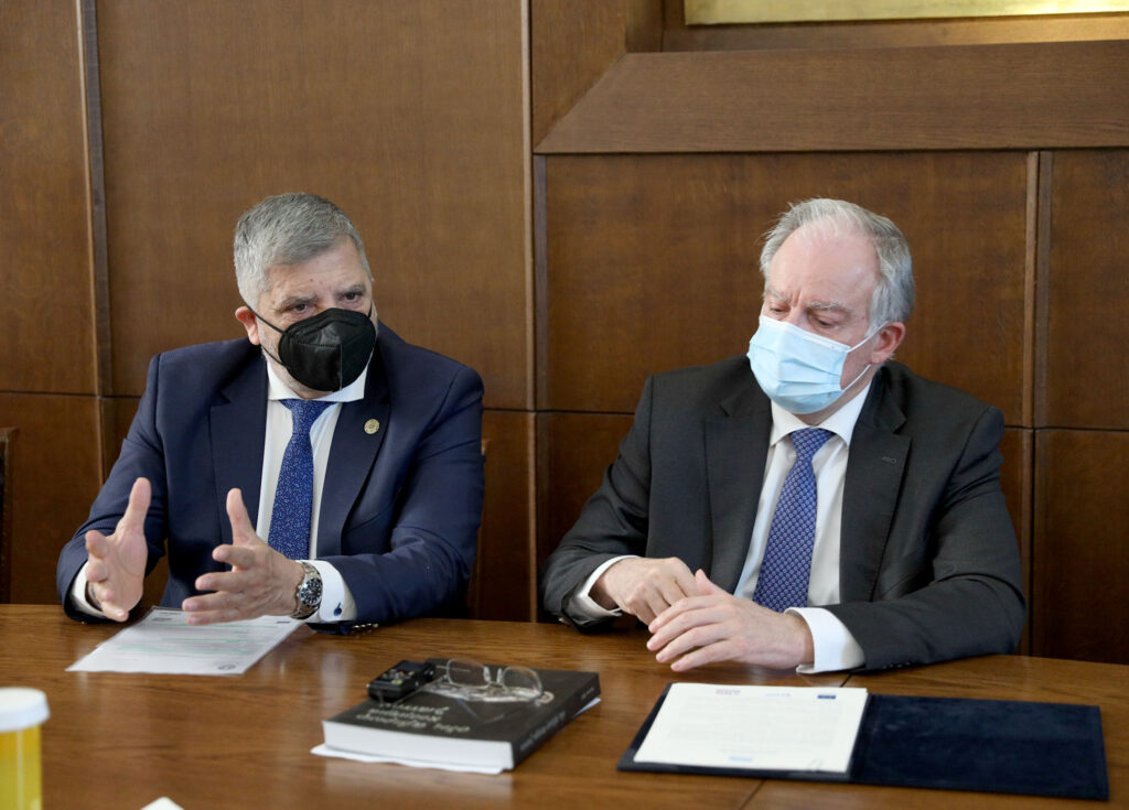 Υπογραφή σύμβασης για την αποκατάσταση του ιστορικού κτηρίου της Βουλής στην οδό Φιλελλήνων