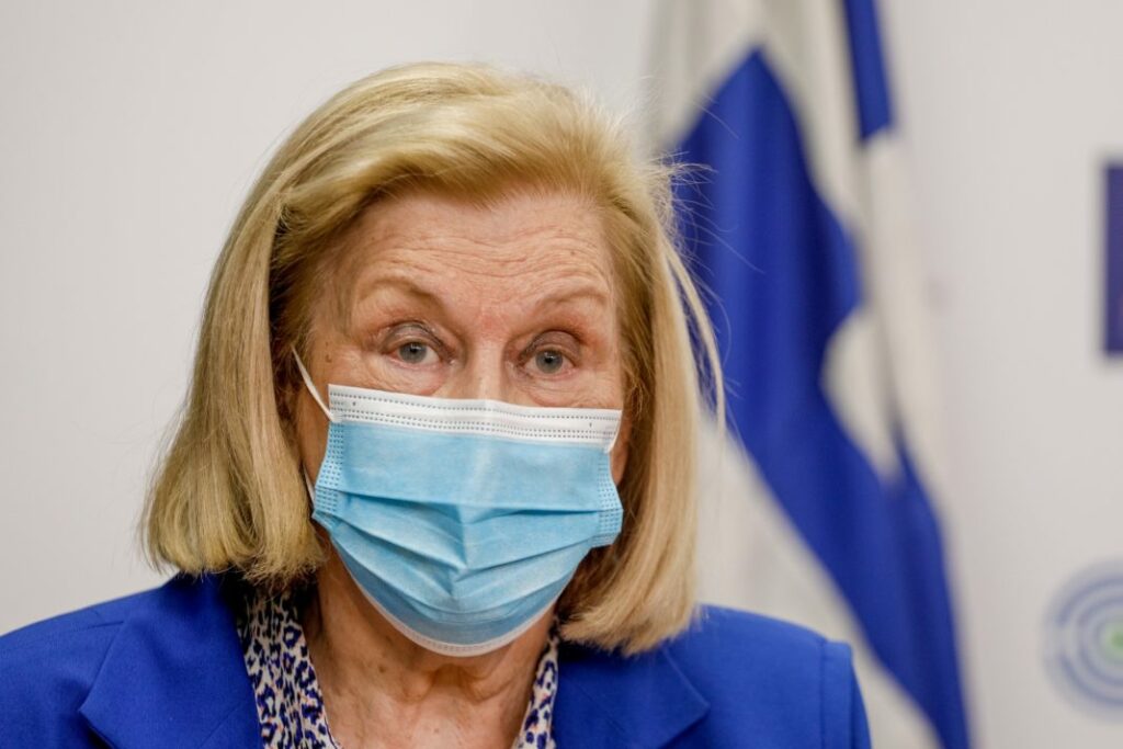 Θεοδωρίδου: Αξιολογείται η τέταρτη δόση εμβολίου