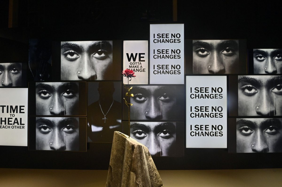 Έκθεση για τη ζωή και την κληρονομιά του Tupac Shakur στο Λος Άντζελες