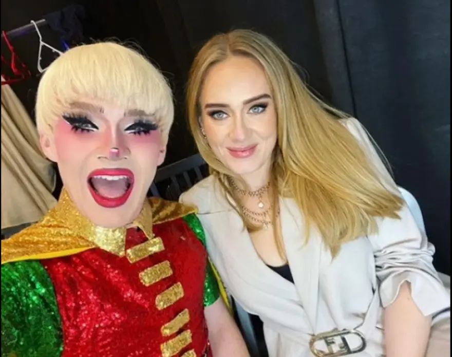 adele_gay_bar_10