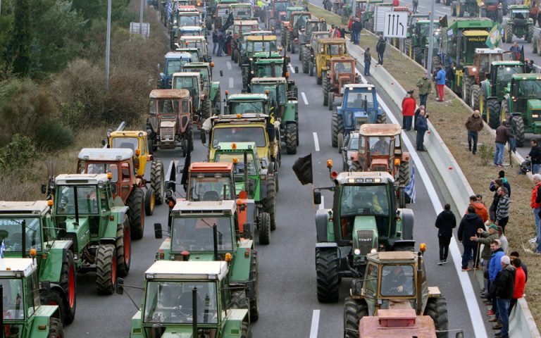 Αγρότες: Στήνουν μπλόκο στην Ελασσόνα