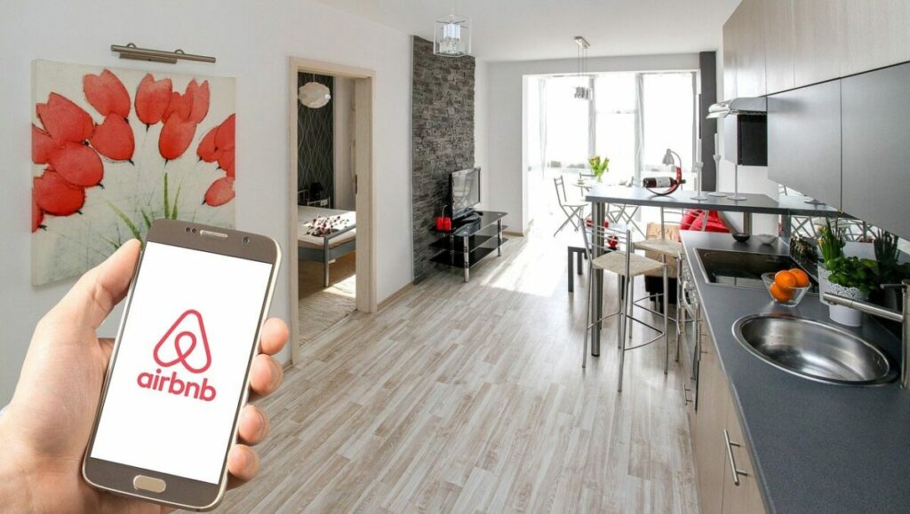 Airbnb: Επιστρέφει στις top περιοχές
