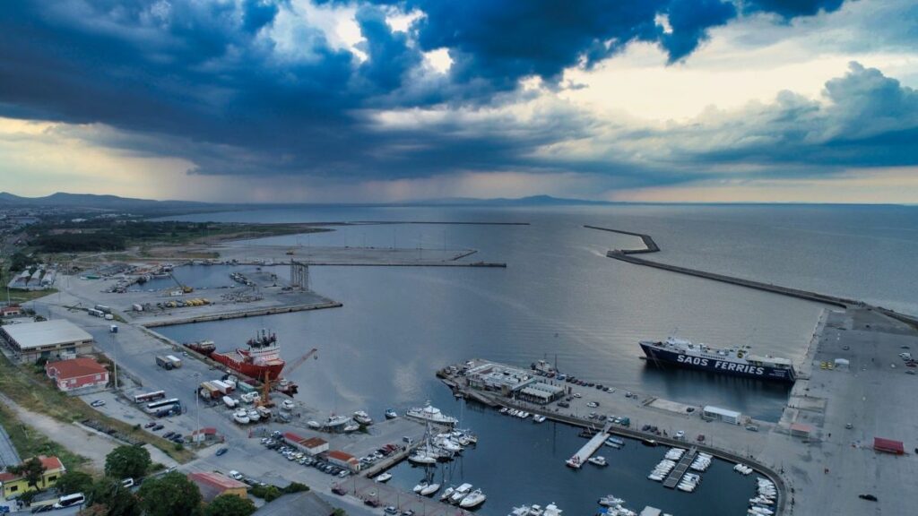 Η σύμβαση του ΟΛΑ με ιδιωτική εταιρεία και οι προσωπικές σχέσεις πίσω από αυτή