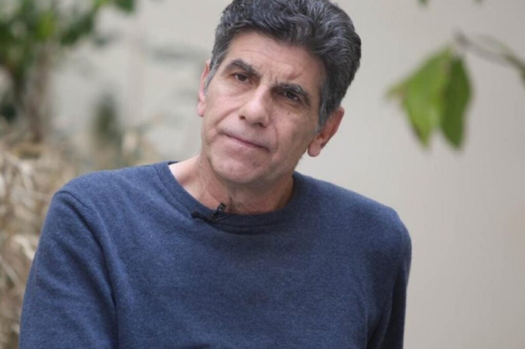 Γιάννης Μπέζος: «Στενoχωριέμαι για τον Πέτρο Φιλιππίδη, αλλά δεν μπορώ να τον δικαιολογήσω»