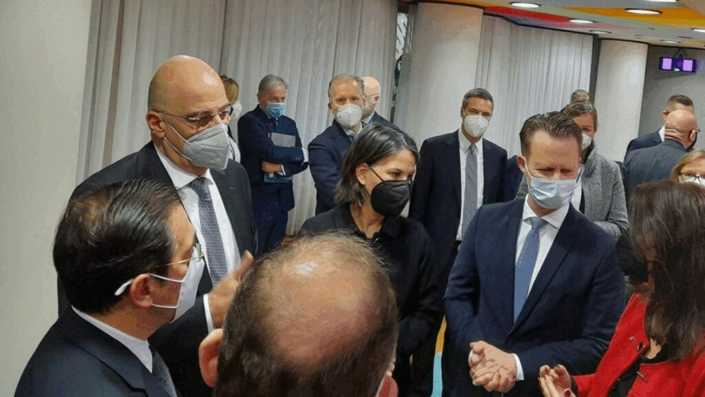 Νίκος Δένδιας: Συναντήθηκε με τη Γερμανίδα υπουργό Εξωτερικών Αναλένα Μπέρμποκ