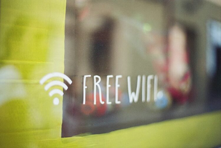 Έρχονται 3.000 δωρεάν δημόσια Wi-Fi hotspots σε όλη την Ελλάδα