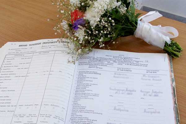 ΕΛΣΤΑΤ: Σύμφωνα συμβίωσης και πολιτικοί γάμοι για τους Έλληνες το 2020