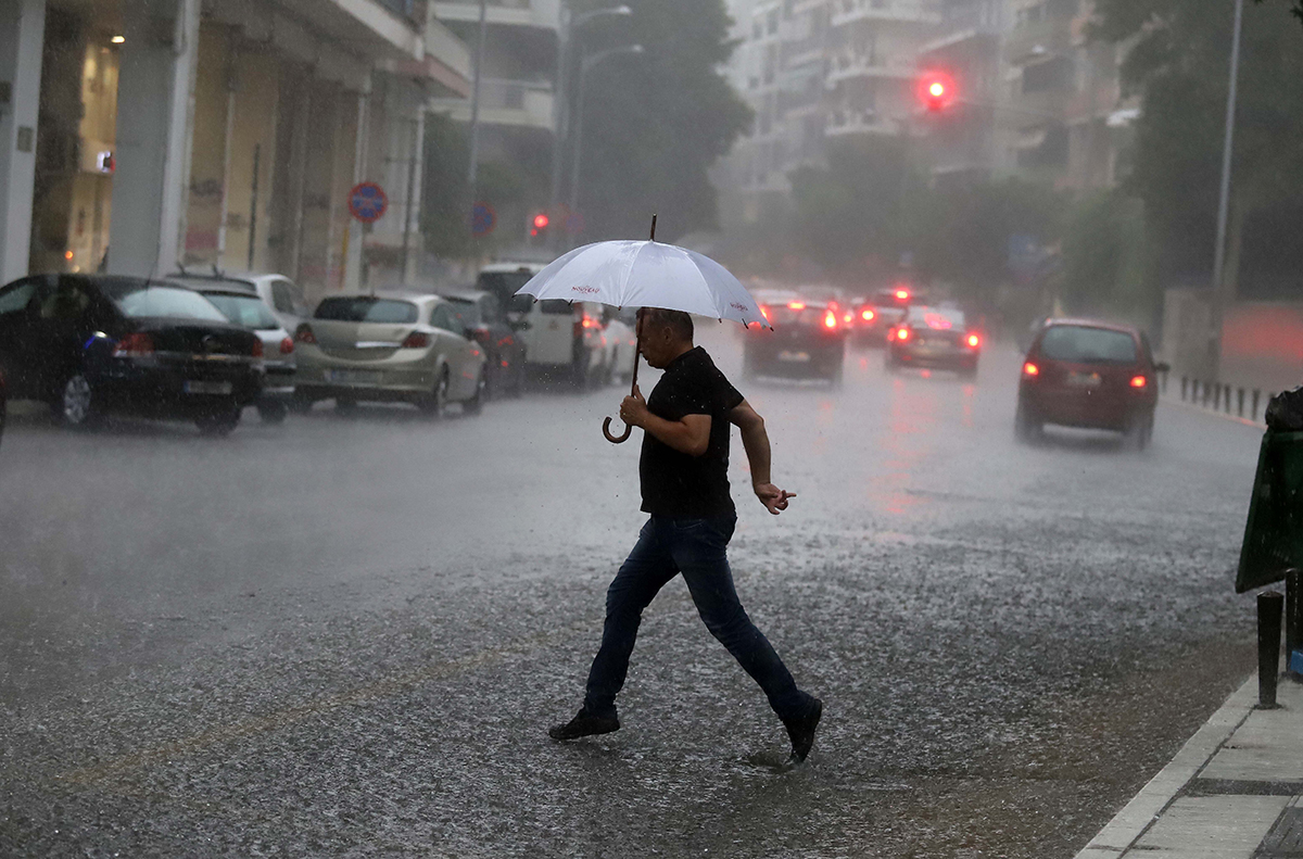 Έντονη κακοκαιρία αύριο με ισχυρές βροχές και καταιγίδες