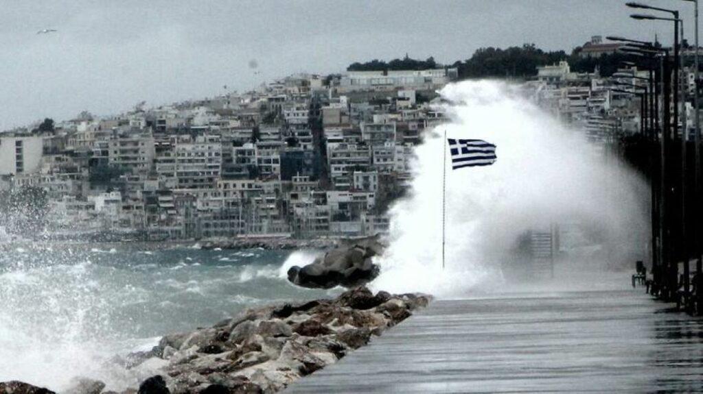 Καιρός: Κακοκαιρία «εξπρές» με πτώση της θερμοκρασίας, θυελλώδεις ανέμους και καταιγίδες