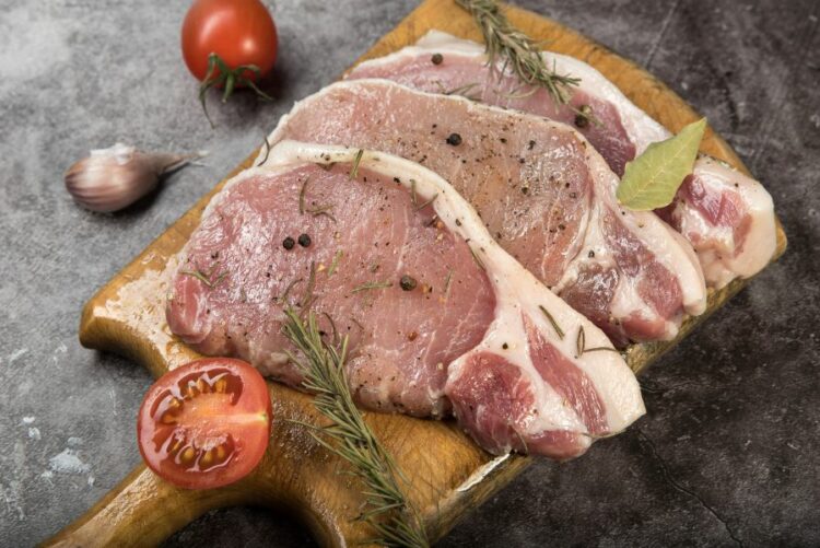 Η Ευρώπη καλεί σε διάλογο την Κίνα για το χοιρινό κρέας