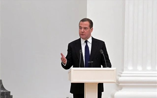 Μεντβέντεφ: Το φυσικό αέριο θα φτάσει τα 2.000 ευρώ ανά 1.000 κυβικά στην Ευρώπη